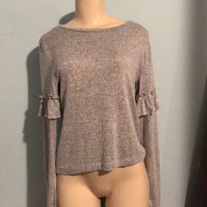 Cute sweater top 💕💕